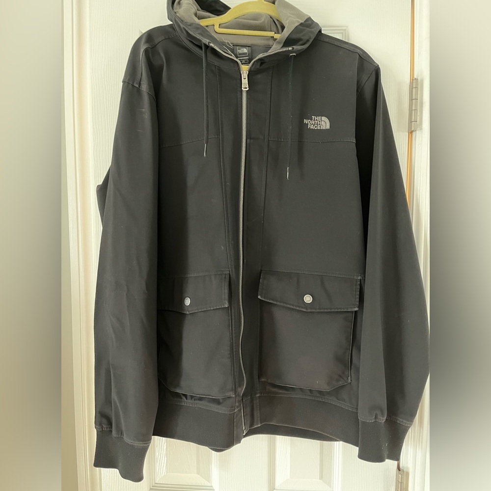 North Face Men’s Large hooded lightweight jacket